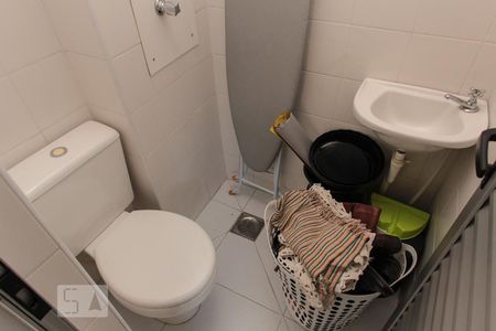 Apartamento para alugar com 80m², 2 quartos e 2 vagasBanheiro da Área de Serviço