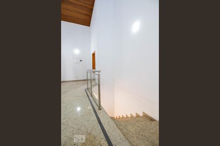 Casa à venda com 534m², 5 quartos e 8 vagasCorredor