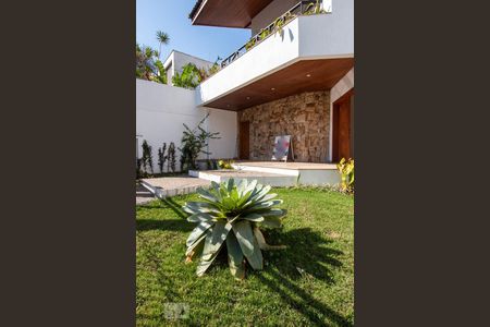 Casa à venda com 534m², 5 quartos e 8 vagasÁrea externa