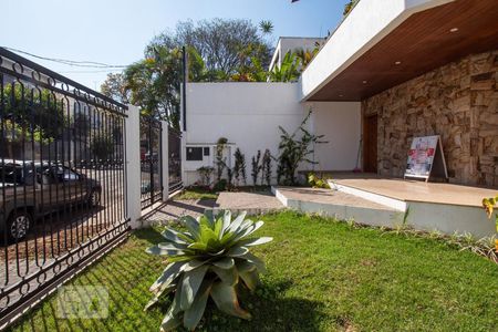 Casa à venda com 534m², 5 quartos e 8 vagasÁrea externa