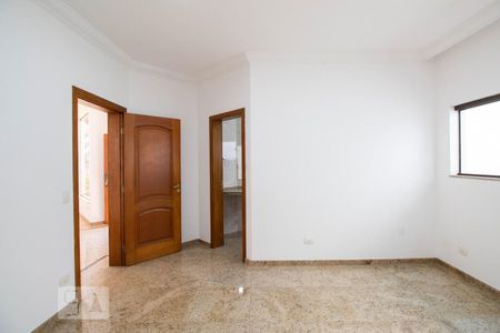 Casa à venda com 534m², 5 quartos e 8 vagasSuíte 1