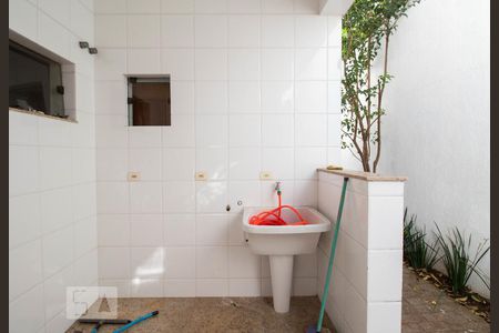 Casa à venda com 534m², 5 quartos e 8 vagasLavanderia