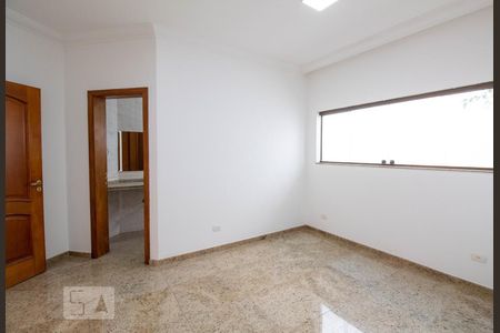 Casa à venda com 534m², 5 quartos e 8 vagasSuíte 1