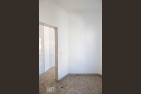 Casa à venda com 534m², 5 quartos e 8 vagasBanheiro da suíte 5 - closet
