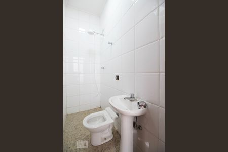 Casa à venda com 534m², 5 quartos e 8 vagasÁrea externa - banheiro