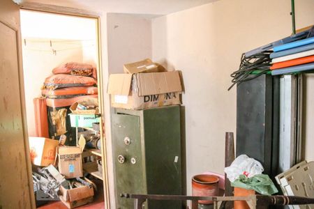 Casa à venda com 180m², 6 quartos e 2 vagas Casa à venda com 180m², 6 quartos e 2 vagasQuarto 6