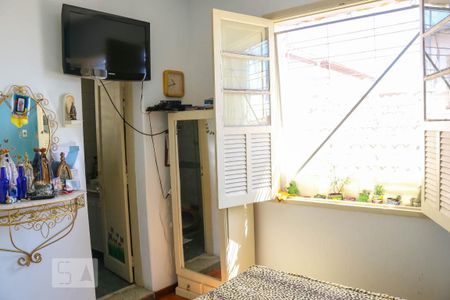 Casa à venda com 180m², 6 quartos e 2 vagas Casa à venda com 180m², 6 quartos e 2 vagasQuarto Suíte