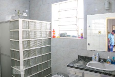 Casa à venda com 180m², 6 quartos e 2 vagas Casa à venda com 180m², 6 quartos e 2 vagasBanheiro Social