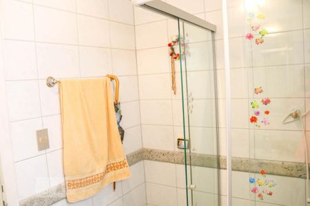 Casa à venda com 180m², 6 quartos e 2 vagas Casa à venda com 180m², 6 quartos e 2 vagasBanheiro da Suíte