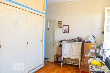 Casa à venda com 180m², 6 quartos e 2 vagas Casa à venda com 180m², 6 quartos e 2 vagasQuarto 2