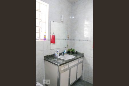 Casa à venda com 180m², 6 quartos e 2 vagas Casa à venda com 180m², 6 quartos e 2 vagasBanheiro Social