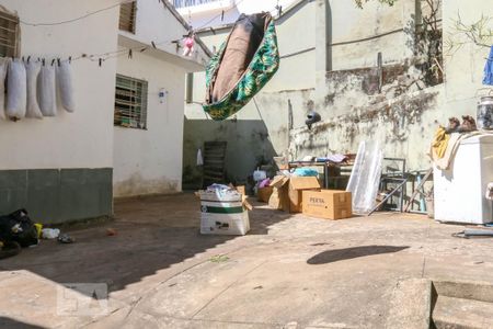 Casa à venda com 180m², 6 quartos e 2 vagas Casa à venda com 180m², 6 quartos e 2 vagasÁrea de Serviço