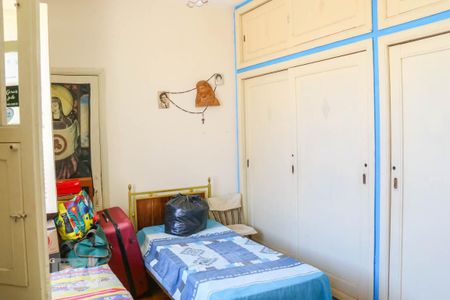 Casa à venda com 180m², 6 quartos e 2 vagas Casa à venda com 180m², 6 quartos e 2 vagasQuarto 2