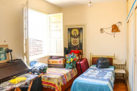 Casa à venda com 180m², 6 quartos e 2 vagas Casa à venda com 180m², 6 quartos e 2 vagasQuarto 2