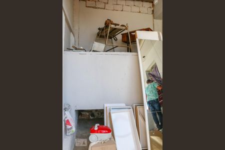 Casa à venda com 180m², 6 quartos e 2 vagas Casa à venda com 180m², 6 quartos e 2 vagasQuarto 4