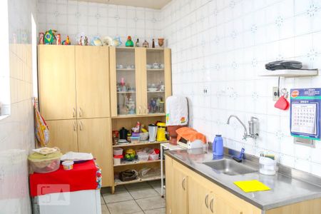 Casa à venda com 180m², 6 quartos e 2 vagas Casa à venda com 180m², 6 quartos e 2 vagasCozinha