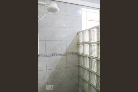 Casa à venda com 180m², 6 quartos e 2 vagas Casa à venda com 180m², 6 quartos e 2 vagasBanheiro Social