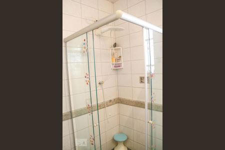 Casa à venda com 180m², 6 quartos e 2 vagas Casa à venda com 180m², 6 quartos e 2 vagasBanheiro da Suíte