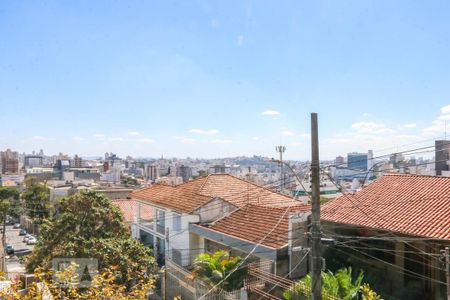 Casa à venda com 180m², 6 quartos e 2 vagas Casa à venda com 180m², 6 quartos e 2 vagasVista