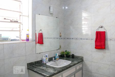 Casa à venda com 180m², 6 quartos e 2 vagas Casa à venda com 180m², 6 quartos e 2 vagasBanheiro Social