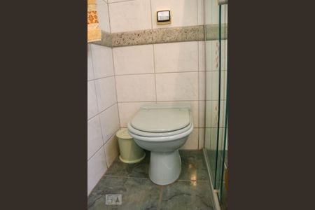 Casa à venda com 180m², 6 quartos e 2 vagas Casa à venda com 180m², 6 quartos e 2 vagasBanheiro da Suíte