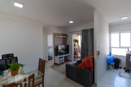 Salas de apartamento para alugar com 1 quarto, 42m² em Centro, Campinas
