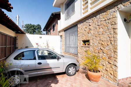 Casa à venda com 300m², 4 quartos e 4 vagasGaragem