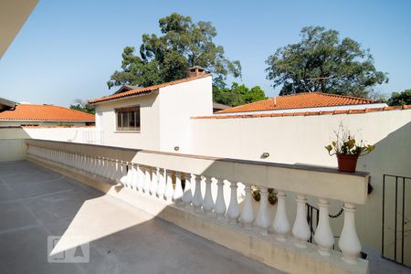 Casa à venda com 300m², 4 quartos e 4 vagasVaranda Quarto 4 - Suíte