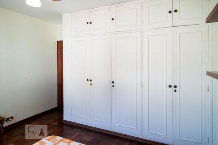 Casa à venda com 300m², 4 quartos e 4 vagasQuarto 2