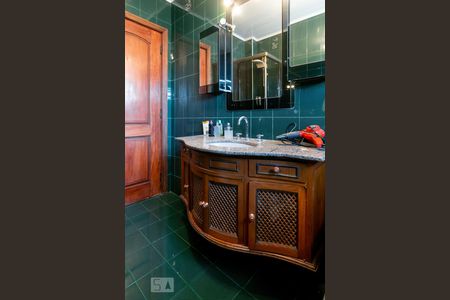 Casa à venda com 300m², 4 quartos e 4 vagasBanheiro Social