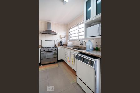 Casa à venda com 300m², 4 quartos e 4 vagasCozinha