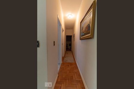 Casa à venda com 270m², 3 quartos e 2 vagasCorredor