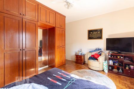 Casa à venda com 270m², 3 quartos e 2 vagasSuíte