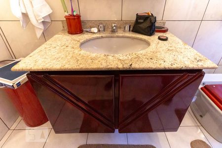 Casa à venda com 270m², 3 quartos e 2 vagasBanheiro Corredor