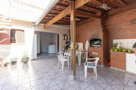 Casa à venda com 270m², 3 quartos e 2 vagasQuintal