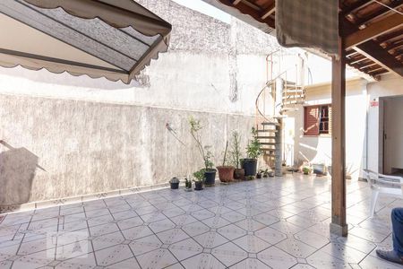Casa à venda com 270m², 3 quartos e 2 vagasQuintal