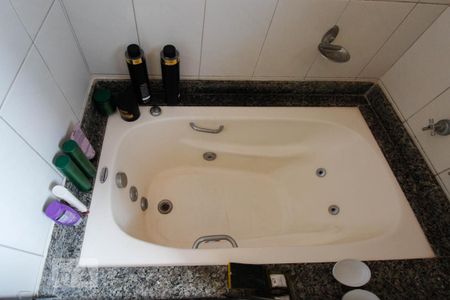 Casa à venda com 150m², 3 quartos e 3 vagas Casa à venda com 150m², 3 quartos e 3 vagasBanheiro da Suíte