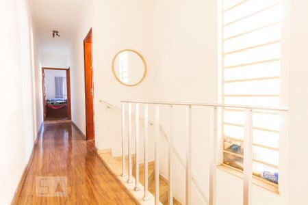 Casa à venda com 180m², 5 quartos e 2 vagas Casa à venda com 180m², 5 quartos e 2 vagasDetalhe Corredor