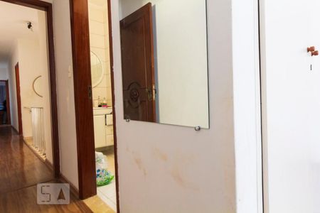 Casa à venda com 180m², 5 quartos e 2 vagas Casa à venda com 180m², 5 quartos e 2 vagasDetalhe Corredor
