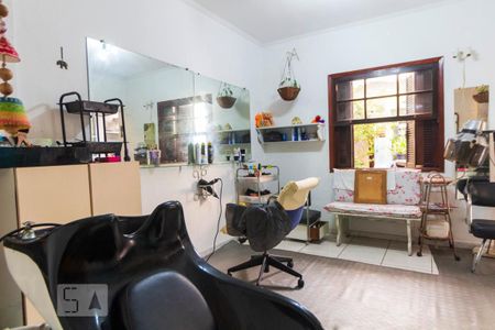 Casa à venda com 180m², 5 quartos e 2 vagas Casa à venda com 180m², 5 quartos e 2 vagasEdícula