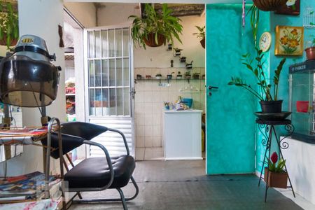 Casa à venda com 180m², 5 quartos e 2 vagas Casa à venda com 180m², 5 quartos e 2 vagasEdícula