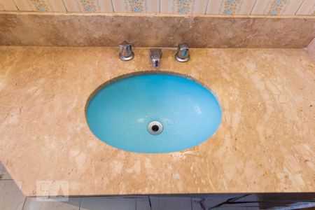 Casa à venda com 180m², 5 quartos e 2 vagas Casa à venda com 180m², 5 quartos e 2 vagasBanheiro 3