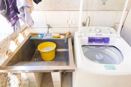 Casa à venda com 180m², 5 quartos e 2 vagas Casa à venda com 180m², 5 quartos e 2 vagasÁrea de Serviço