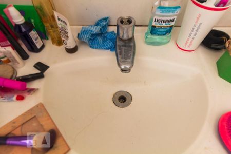 Casa à venda com 180m², 5 quartos e 2 vagas Casa à venda com 180m², 5 quartos e 2 vagasBanheiro 2