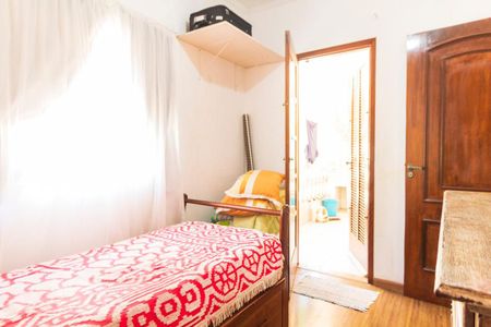 Casa à venda com 180m², 5 quartos e 2 vagas Casa à venda com 180m², 5 quartos e 2 vagasQurto 2