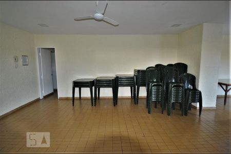Apartamento para alugar com 80m², 2 quartos e 1 vagaÁrea comum - Salão de festas