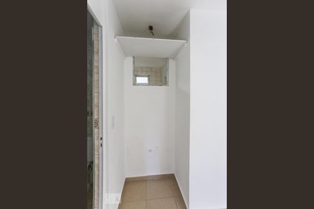 Corredor  de apartamento para alugar com 2 quartos, 55m² em Jardim Jaqueline, São Paulo