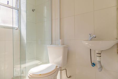 Banheiro de kitnet/studio para alugar com 1 quarto, 17m² em Bela Vista, São Paulo