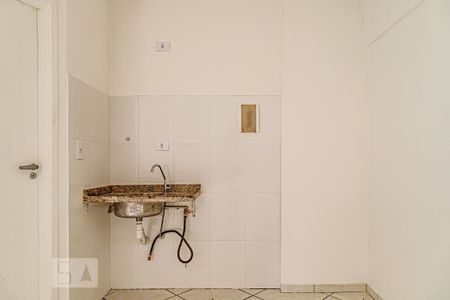 Cozinha de kitnet/studio para alugar com 1 quarto, 17m² em Bela Vista, São Paulo
