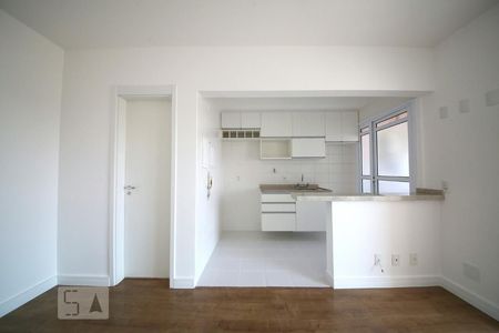 Cozinha de apartamento para alugar com 1 quarto, 49m² em Jardim Aeroporto, São Paulo